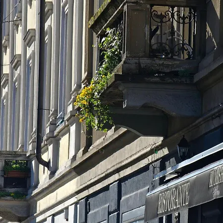 Eanna Scalo Porta Romana Prada Lägenhet *