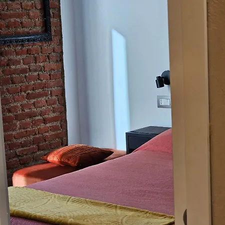 Eanna Scalo Porta Romana Prada Mediolan