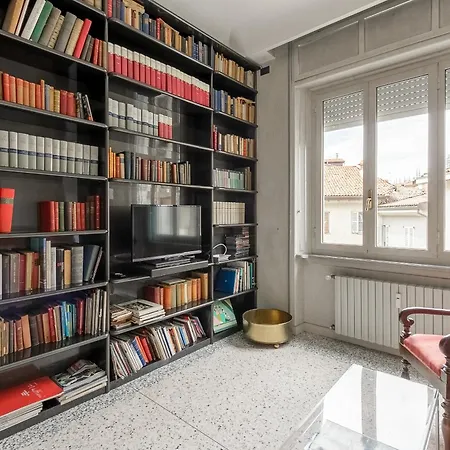 شقة Homycare Stylish With Jacuzzi & Balcony Steps From Duomo ميلان