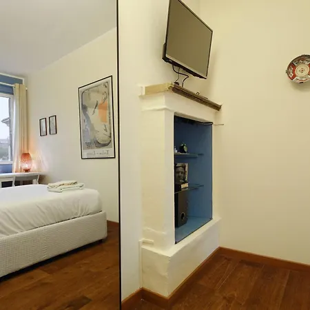 Boutique Loft On Navigli; Stylish Bright Apartment Milan