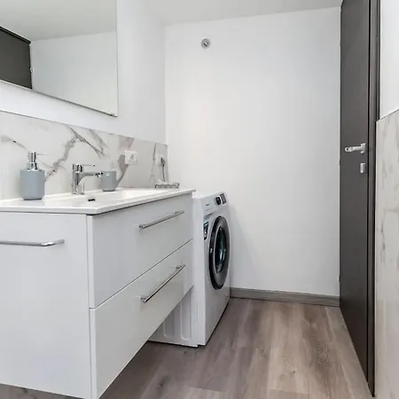 Bicocca Metro House Apartment *