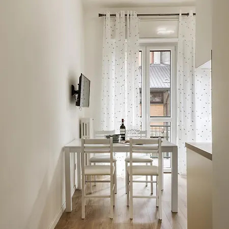 アパート 5 Minuti Martesana Elegante ミラノ