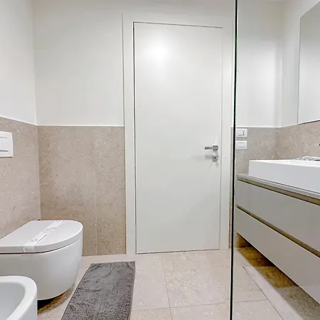 Menotti 11 - 15 Min Dal Duomo Apartamento *