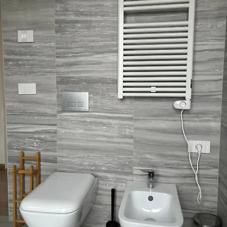 Apartamento Torre Skyview Gym Pool & Rooftop Milão