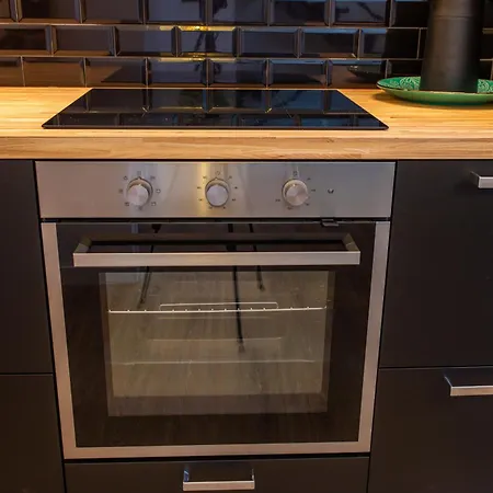 Prada District Elegant - 20 Min To Duomo Di Apartamento *