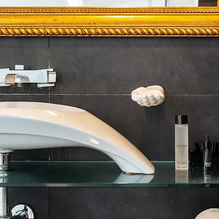 The Boutique - Iconic In Galleria Duomo With Private Parking Apartamento *