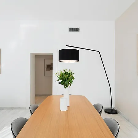 Relstay - Montenapoleone Appartement Milaan