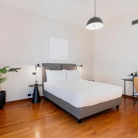 Appartement Relstay - Montenapoleone Milaan