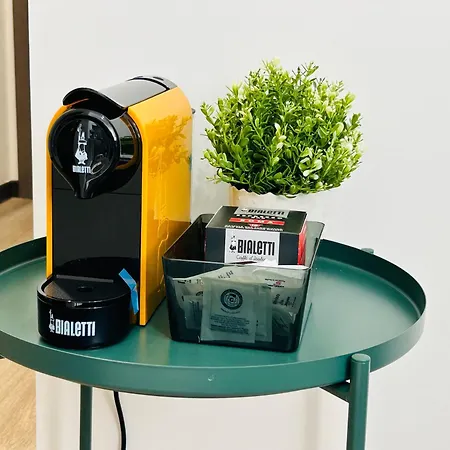 Chiara 18 - M4 Metro Blu Apartament