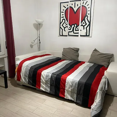 The Red Apartment2 Bed & Breakfast Milan