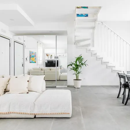 Luxury - Exclusive With Private Box