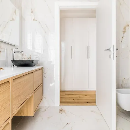 Luxury - Exclusive With Private Box Villa