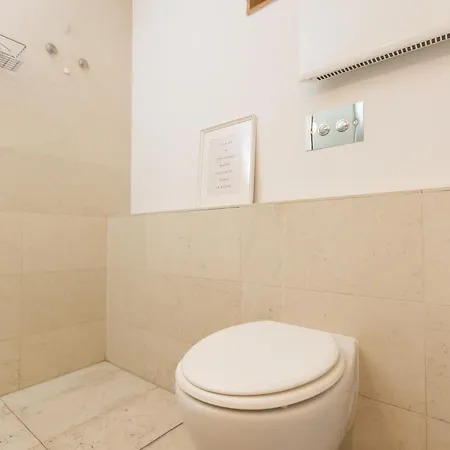 White And Brown Exclusive Loft With Terrace - Free Parking - M2 Station Mediolan