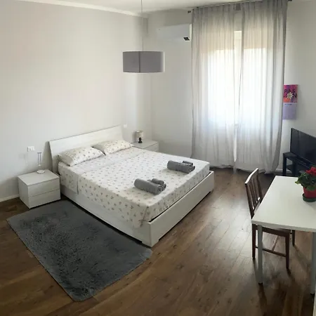 Cozy Shared Restroom In San Siro - Citylife 게스트하우스