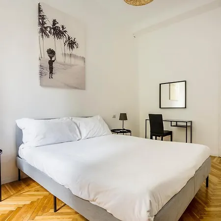 Luxury 4 Bedrooms Close To Duomo Apartment *