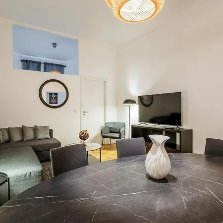 Apartment Luxury 4 Bedrooms Close To Duomo Milan