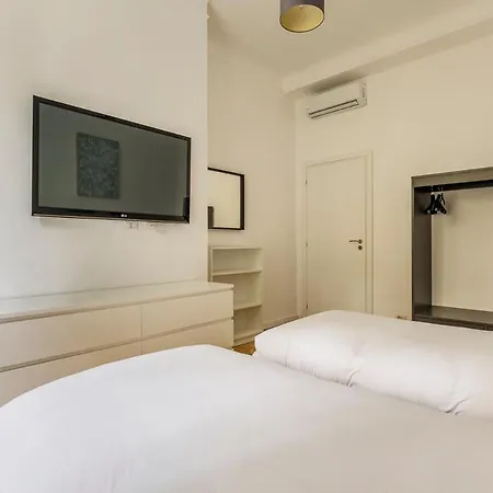 Luxury 4 Bedrooms Close To Duomo *