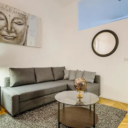 Luxury 4 Bedrooms Close To Duomo Milano