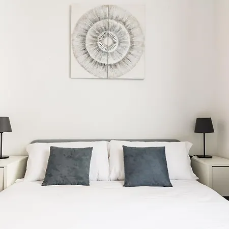 Luxury 4 Bedrooms Close To Duomo * Milano