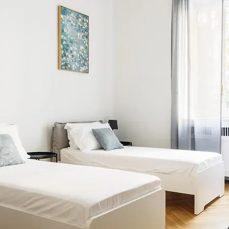 Apartment Luxury 4 Bedrooms Close To Duomo Milan