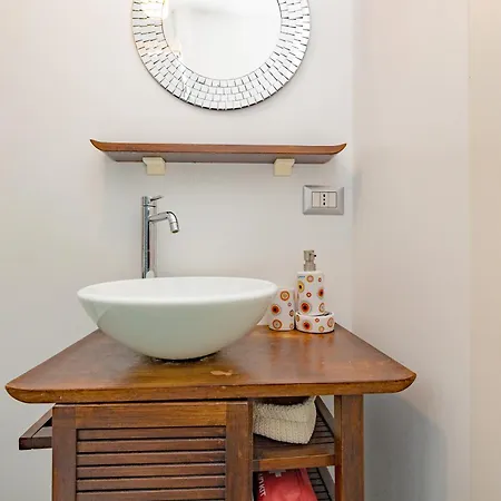 Lägenhet Vintage Gem - 8 Min Duomo *