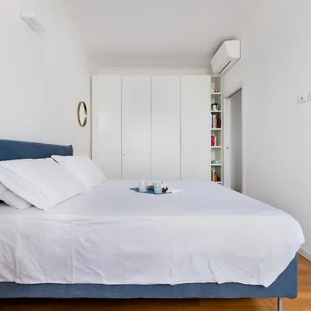 Lux Navigli Center *