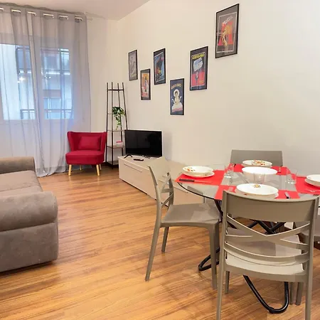 10' Linate Airport, Perfect For Visiting Appartement