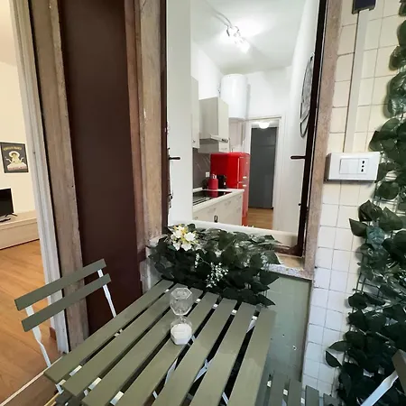 Appartement 10' Linate Airport, Perfect For Visiting Milan