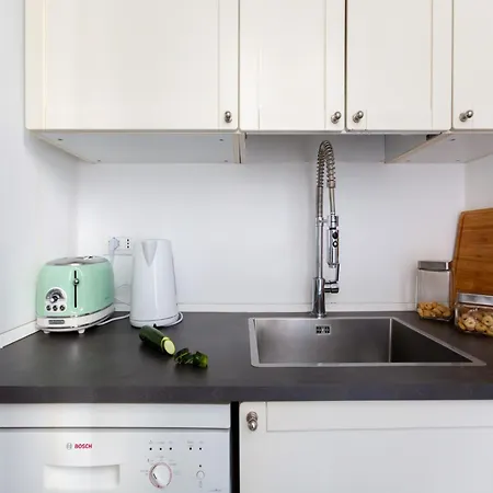 Апартаменты The Rent - Spacious Two-bedroom In Crocetta *