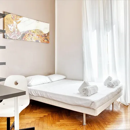 Chic Joivy Flats In The Centre Milano