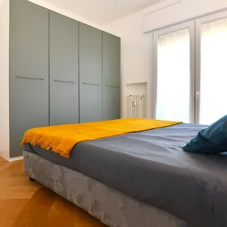 Bande Nere-san Siro Attico Con Terrazzo * ميلان