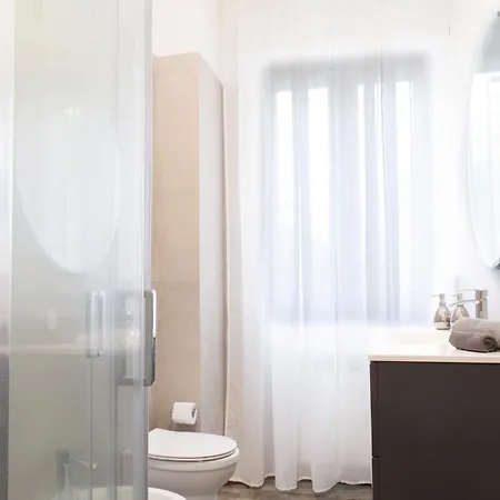 Moderno Apartman Milánó