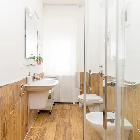 Modern With Balcony And Park View Apartamento *