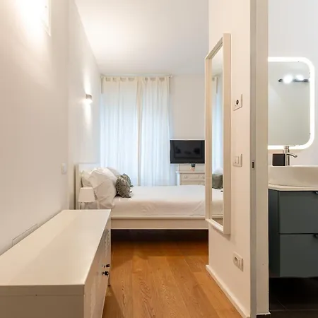Apartment Beplace In De Amicis Milan