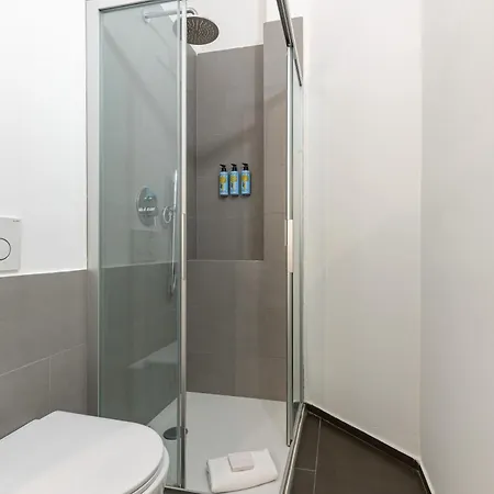 Beplace In De Amicis Apartment Mailand