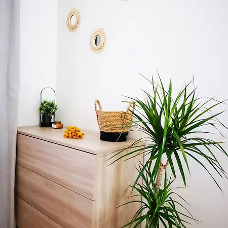 Spacious 50 Meters From The Metro Apartamento Milán