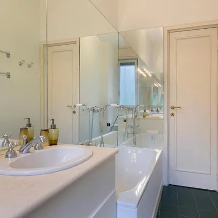 Favoloso A Pochi Minuti Dal Duomo * מילאנו