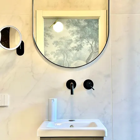 Casa Angelo Design Flat - Milan, Porta Venezia, 3 Metro Stops Duomo Milan