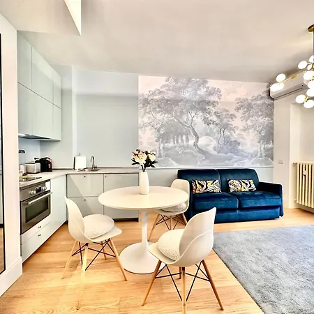 Casa Angelo Design Flat - Central Milan, Porta Venezia, 3 Metro Stops Duomo * Milán