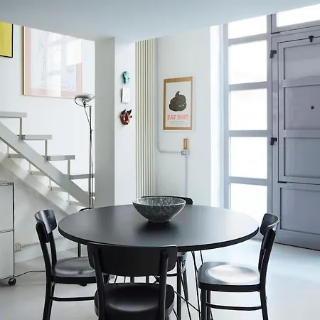 Artist - Porta Romana Apartment