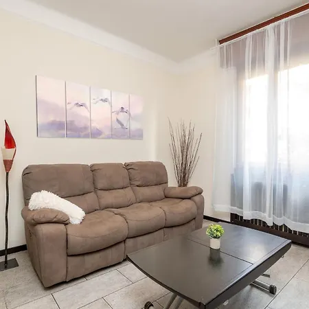 Design In Station Apartman *