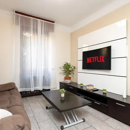 Apartman Design In Station Milánó