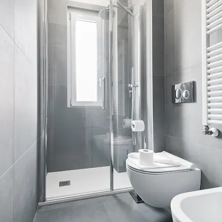 Easylife - - Paoli 6 - Navigli * Milán