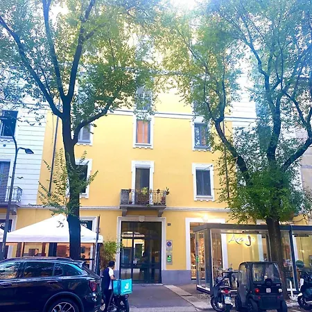 And Chic Near Fiera Apartman