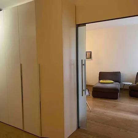 And Chic Near Fiera Apartman