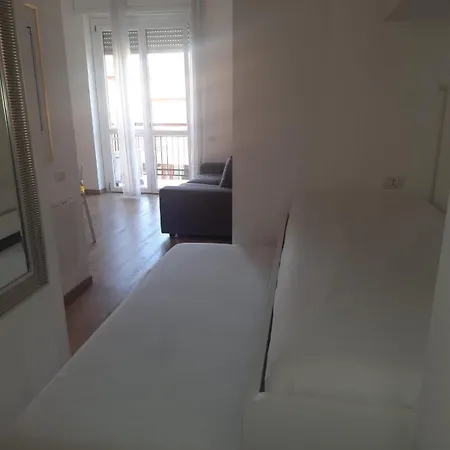 Modern House Dergano A 150 Metri Metro アパート