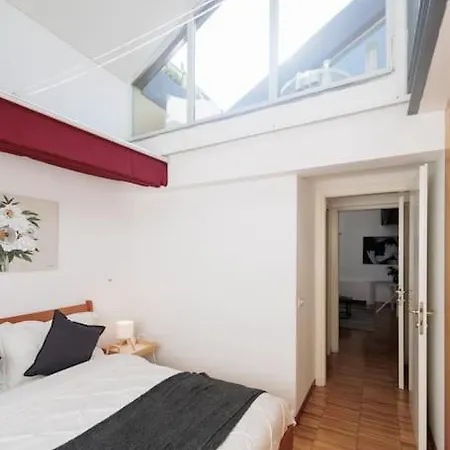 Urban House - Bright House Navigli Center Mediolan