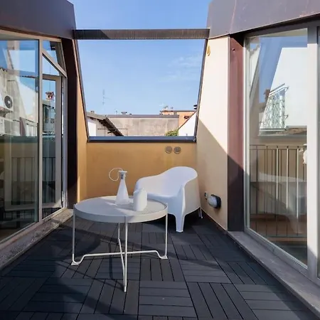 Apartament Urban House - Bright House Navigli Center Mediolan