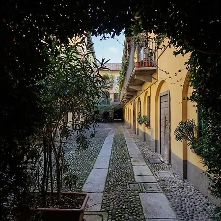 Apartament Urban House - Bright House Navigli Center Mediolan
