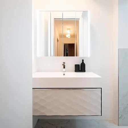 Apartment Luca Duomo Visconti Milan